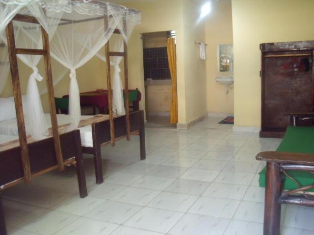 Armaan Guest House Diani Beach Exterior foto